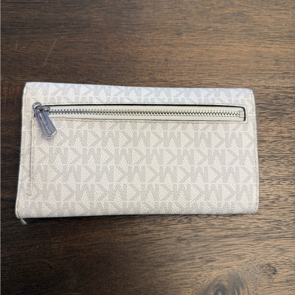 Michael Kors Wallet - Picture 2 of 3
